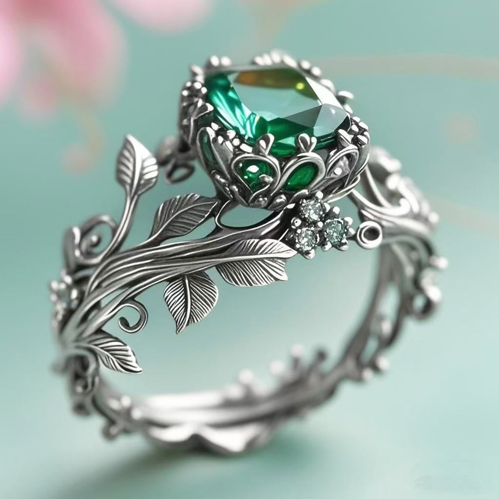 Hot Selling Totem Ring, Vintage Alloy Inlaid Green Crystal Finger Ring