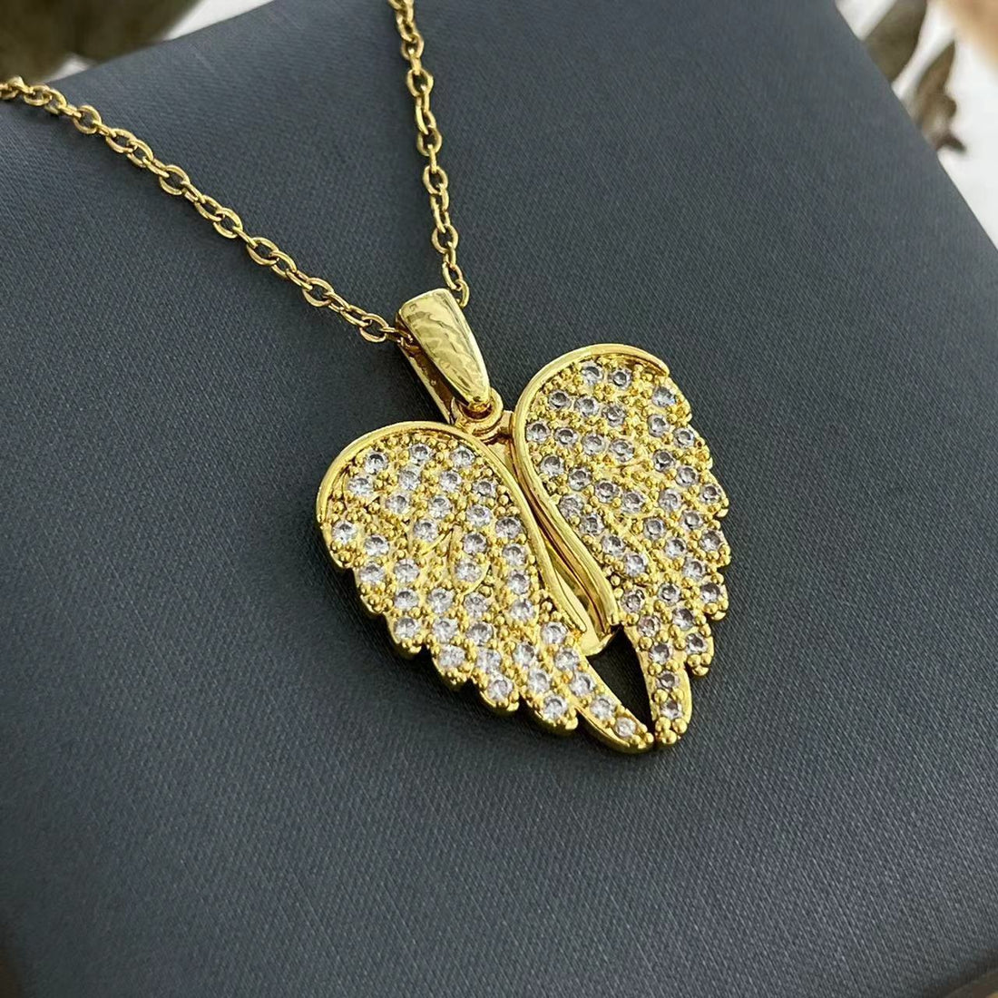Personalized Heart-Shaped Opening Necklace For Women